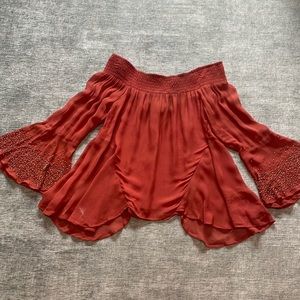 Chole Oliver Off shoulder top